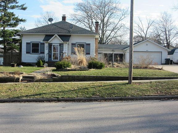 2nd image of 981 W Larch Ave