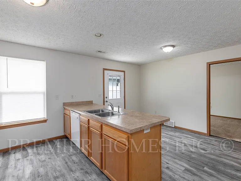 76 Meadow Wood Dr #A — Photo 6
