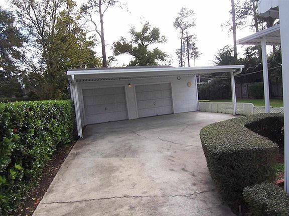 2nd image of 2609 Louisiana St