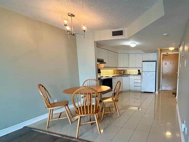 550 Cambridge St S #102 — Photo 10
