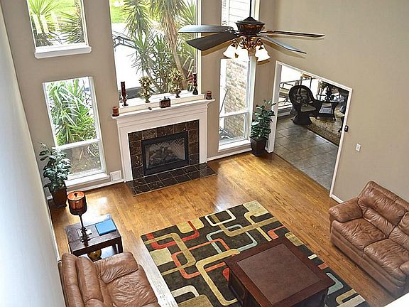 The living room is the Heart of the home!! When searching for a new home, high ceilings are a popular feature and desired by many house-hunters. It not only expands the space but also adds an impressive feeling of grandeur.