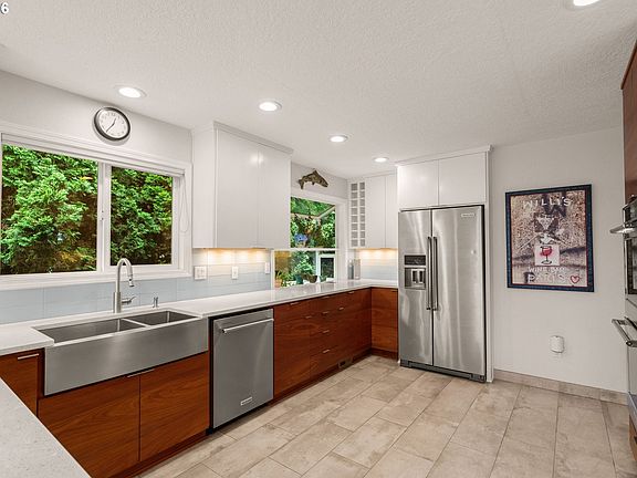 5th image of 10525 SW 42nd Ave
