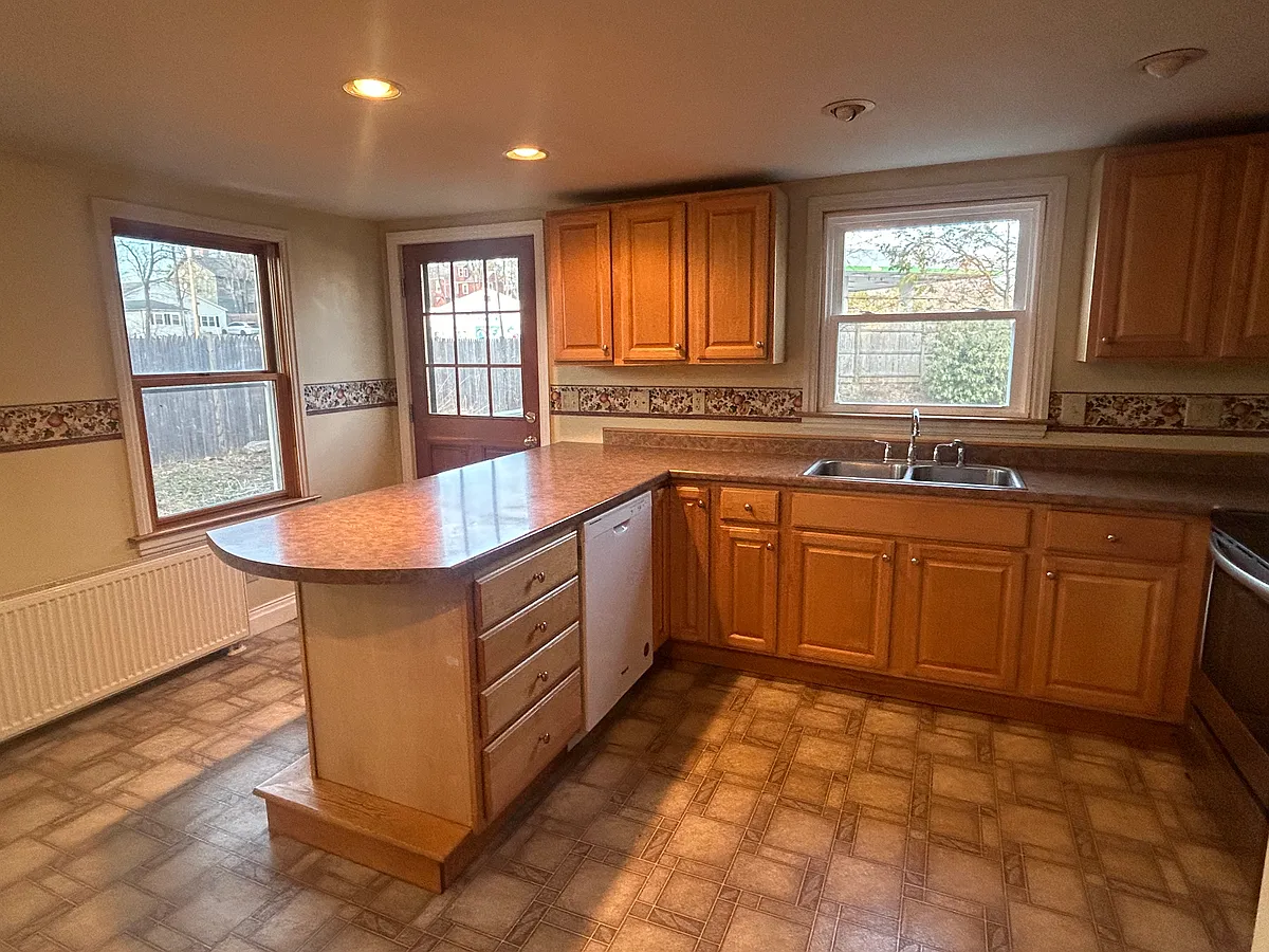 Building Photo - 15 Pleasant St #15