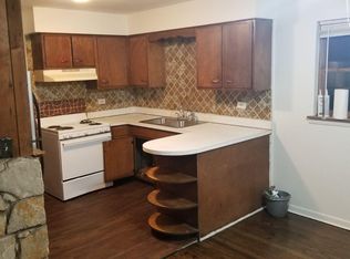 2421 Washington St APT 2E, Waukegan, IL 60085