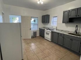 925 Bond St, Elizabeth, NJ