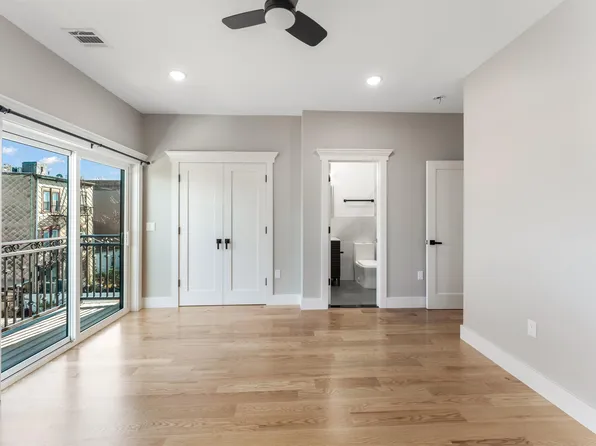 230 Griffith Street image 19 of 23