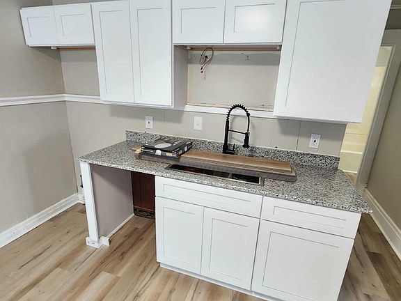 2nd image of 25 Kent Ave