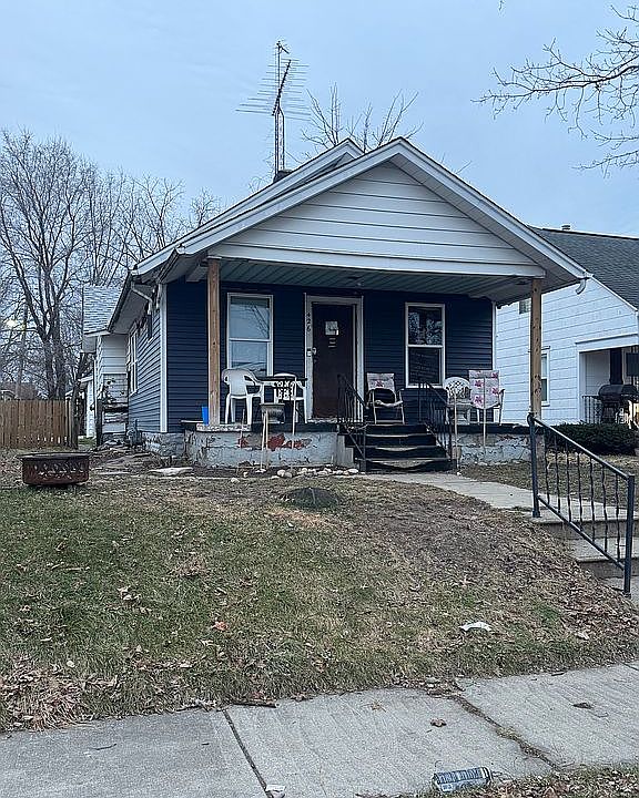 1st image of 426 S Gladstone Ave