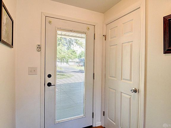 2nd image of 184 Laura Ave