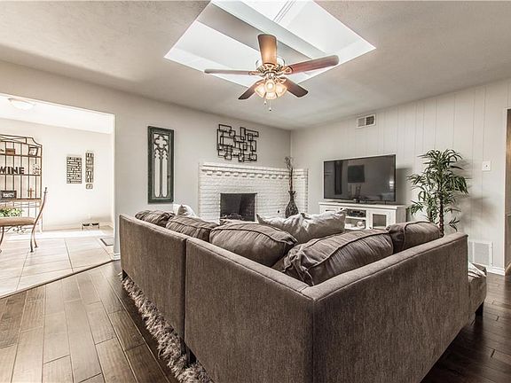 5th image of 704 Brentwood Ln