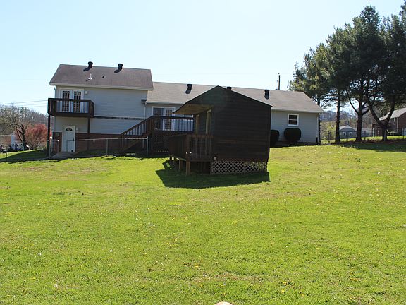 5th image of 250 Gustavis Ave