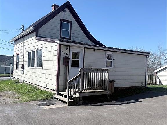2nd image of 376 Demille St