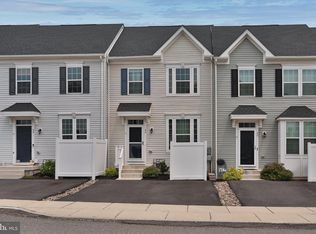 82 Hunters Dr, Gilbertsville, PA 19525