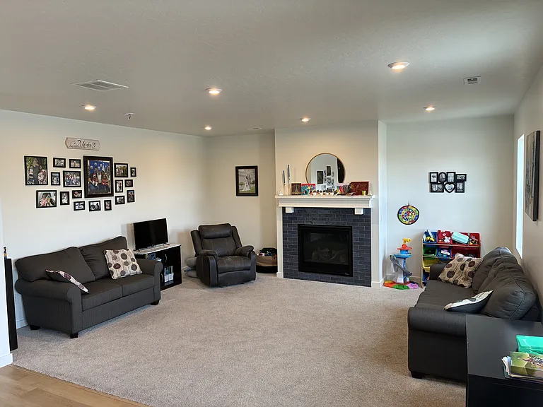 724 W Blue Mountain Dr — Photo 5