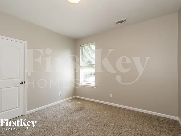 1260 Sierra Ct — Photo 12