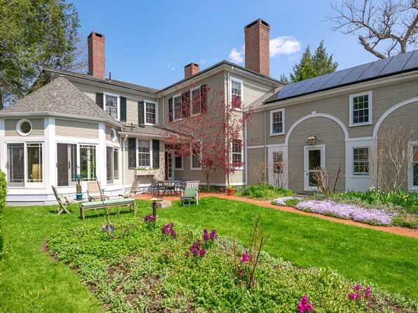 99 Main Street, Kennebunk, ME 04043