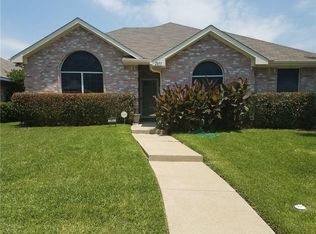 2851 Saint Martin Dr, Lancaster, TX 75146