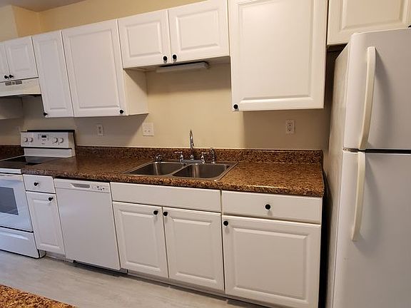 5th image of 542 Peregrine St