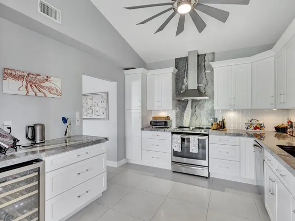 3399 Jog Park Drive, Greenacres, FL 33467