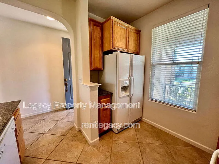 1843 Dawnelle Way — Photo 4