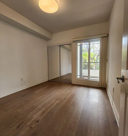 147 S Doheny Dr — Photo 21