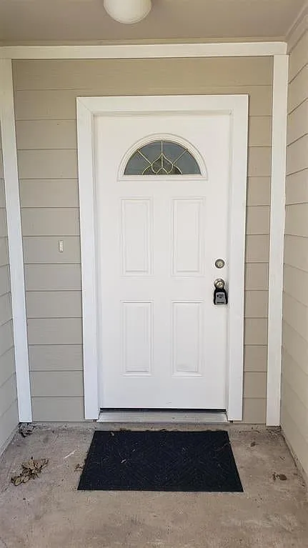 3 bed, 1203 sqft, $1,800 — Photo 4