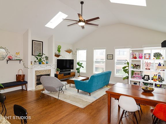 2nd image of 2303 W Chicago Ave APT 4