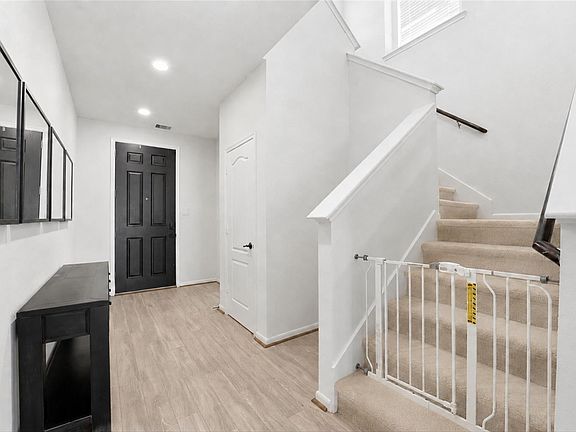 5th image of 6718 Lindale Springs Ln