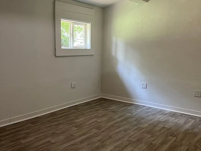 914 W Nichols St — Photo 22