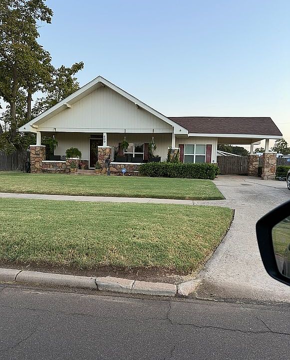 1st image of 609 10th St