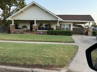 609 10th St, Snyder, OK 73566