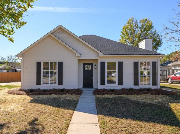 139 Cedar Bend Dr, Helena, AL 35080