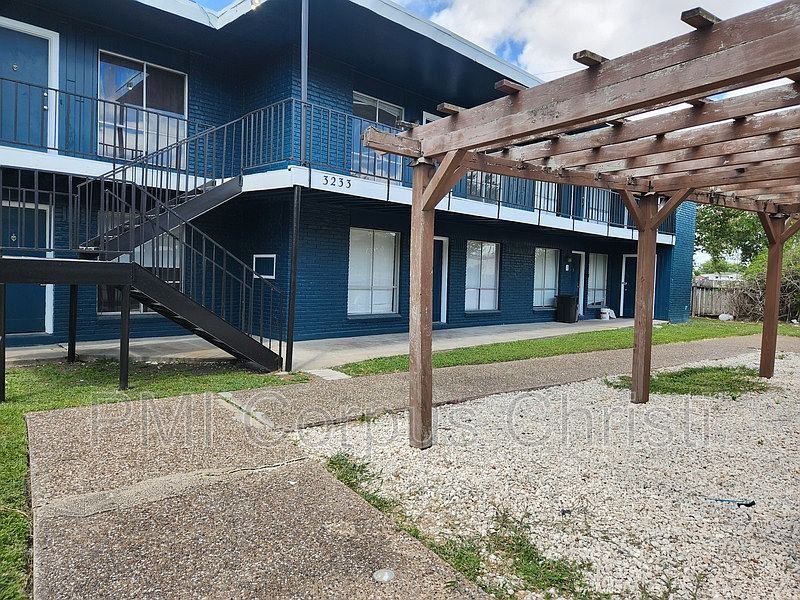 Casa Linda Apartments 3233 03 3233 S Staples St Corpus Christi