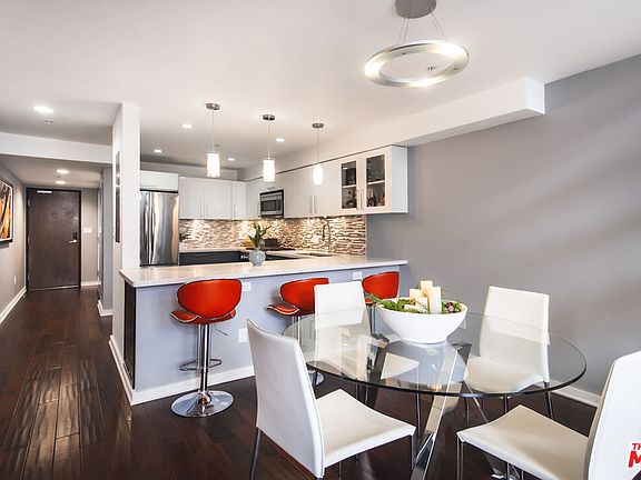 4th image of 35 N Raymond Ave Unit 204