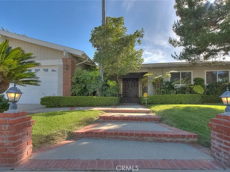 16612 Park Lane Cir — Photo 2