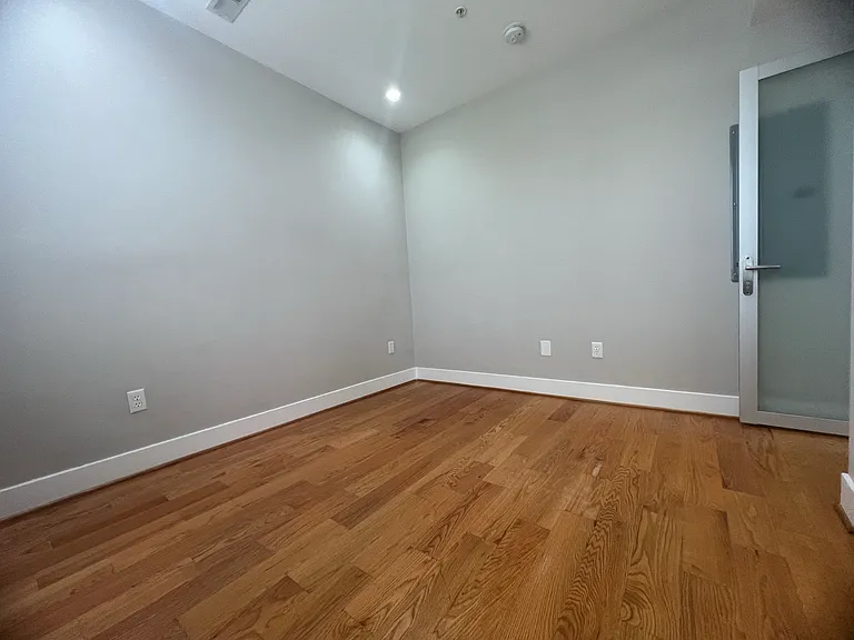 1209 G St SE #8 — Photo 21