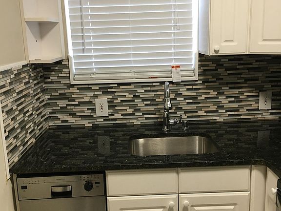 Kitchen with dishwasher