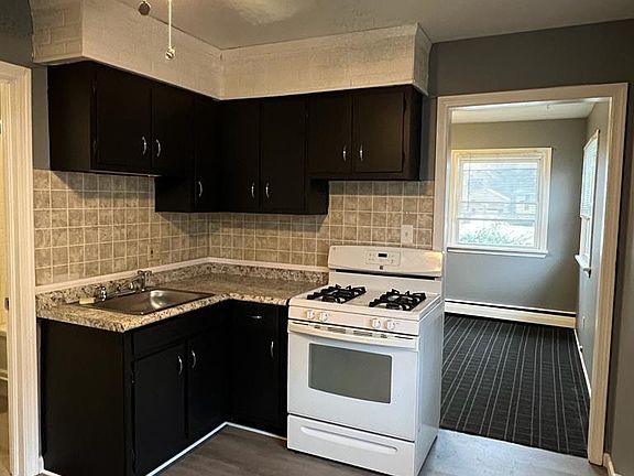 4th image of 1405 W 23rd St #1405