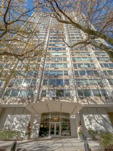 336 W Wellington Ave APT 1701, Chicago, IL, 60657