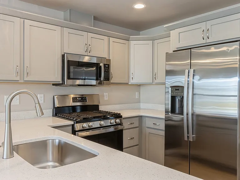 7013 Harlan Eddy Dr SW — Photo 3
