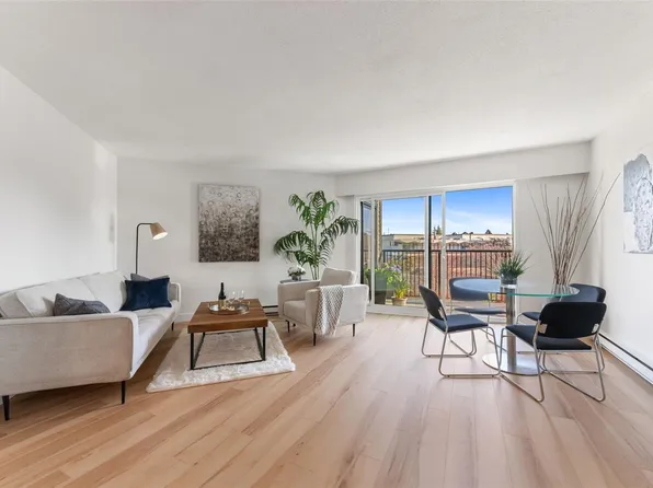 1870 McKenzie Ave #319, Saanich, BC V8N 4X3