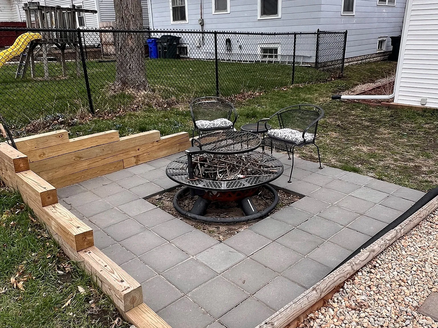 3 bed, 714 sqft, $3,200 — Photo 3