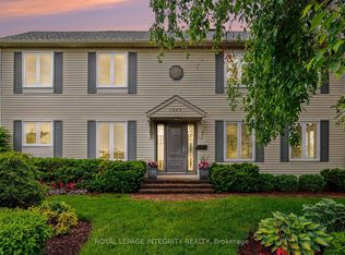1642 Champneuf Dr, Ottawa, ON K1C 4W1