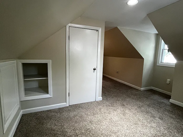 120 N Huron Dr — Photo 23