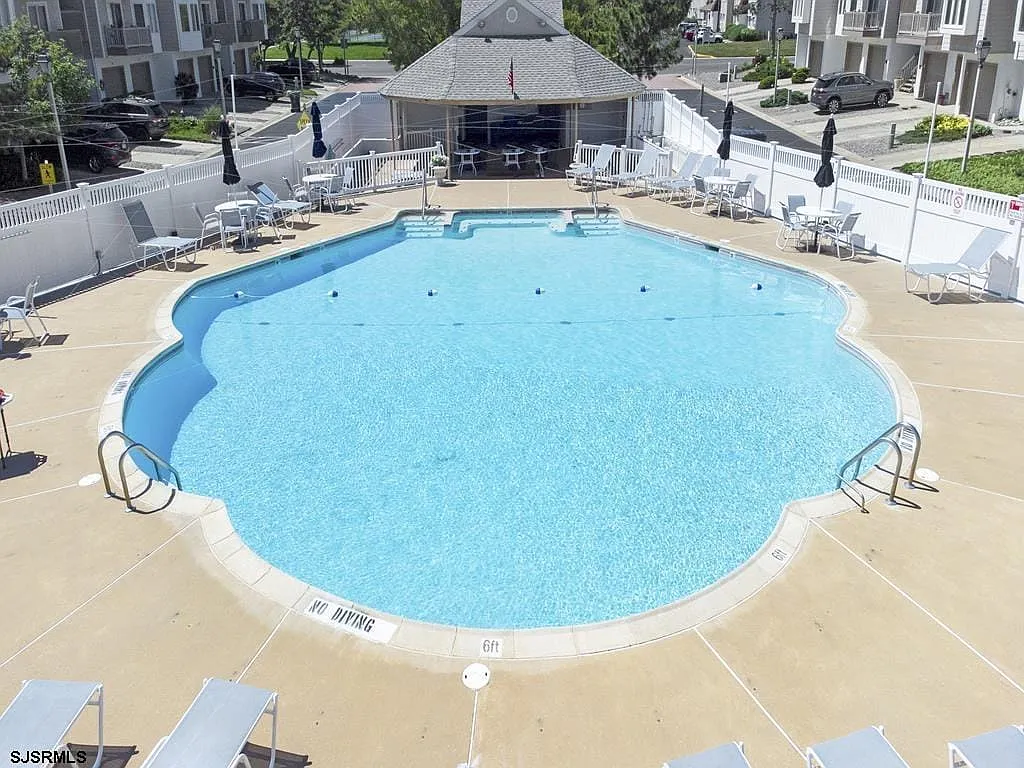 3 bed, 2.5 bath, $3,250 — Photo 4