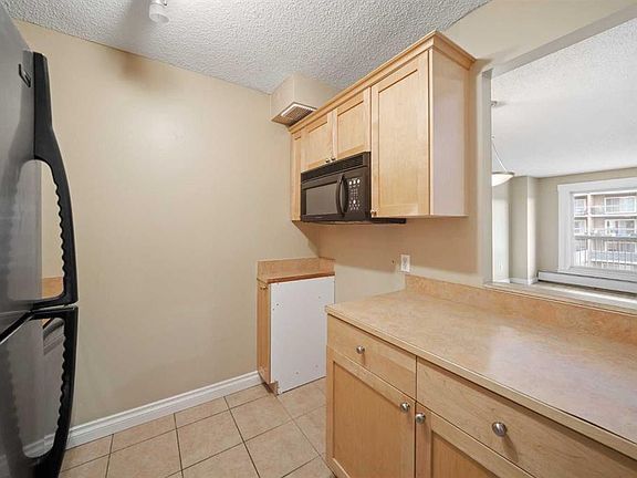 3rd image of 1334 S 12th Ave SW #303