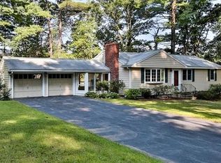 16 Meadowbrook Rd, Bedford, MA 01730