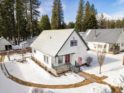 221 Shasta Ave, McCloud, CA, 96057