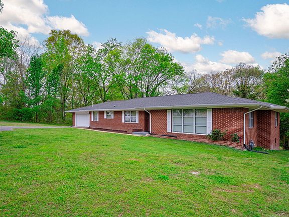 2nd image of 135 Jenkins Rd