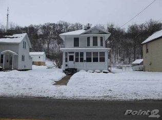 2285 Roosevelt St, Dubuque, IA 52001